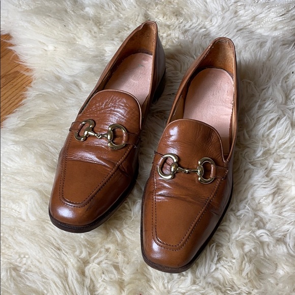 Other - VINTAGE 70’s Loafers w/ Gold-tone Clasp